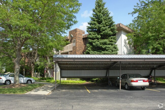 709 Hastings Ave - Fieldstone Court Apartments