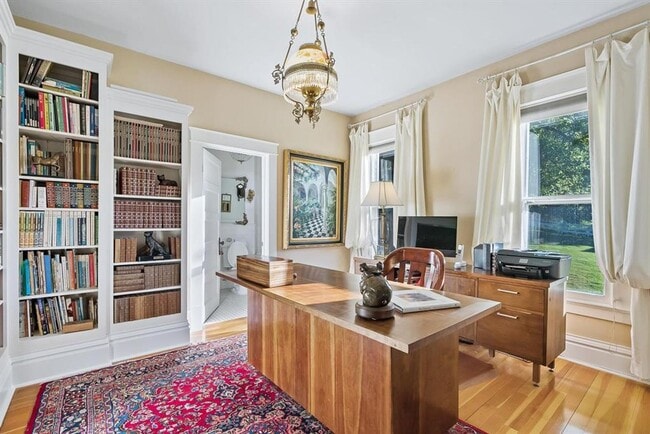 Building Photo - Historic Queen-Anne Style Home
