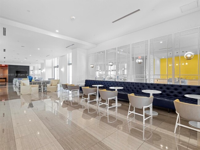 Building Photo - 2000 Metropica Wy
