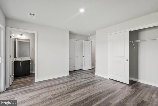 Building Photo - 16640 Green Glade Dr