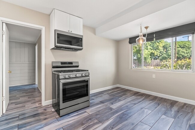 Building Photo - 3712 Odom St