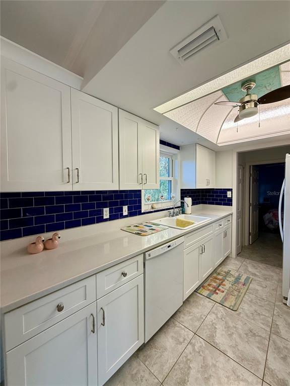 Building Photo - 2226 S Daytona Ave