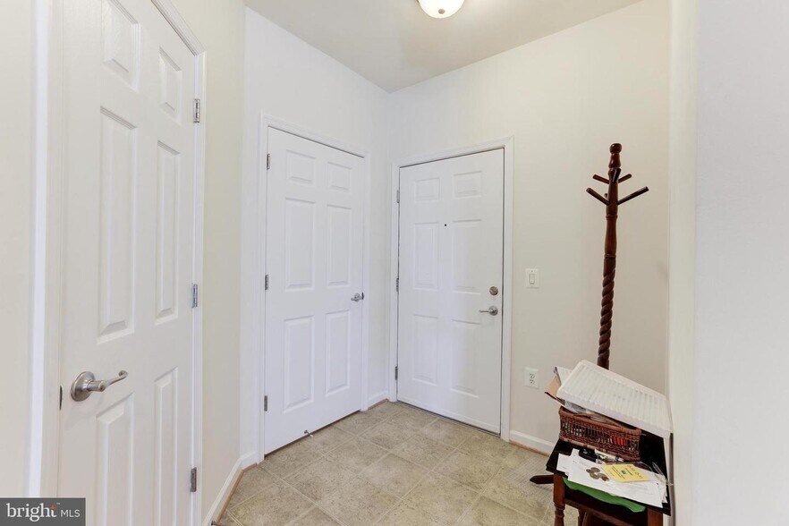 Building Photo - 3820 Lightfoot St