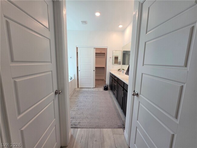 Building Photo - 2990 Overlook Brk St