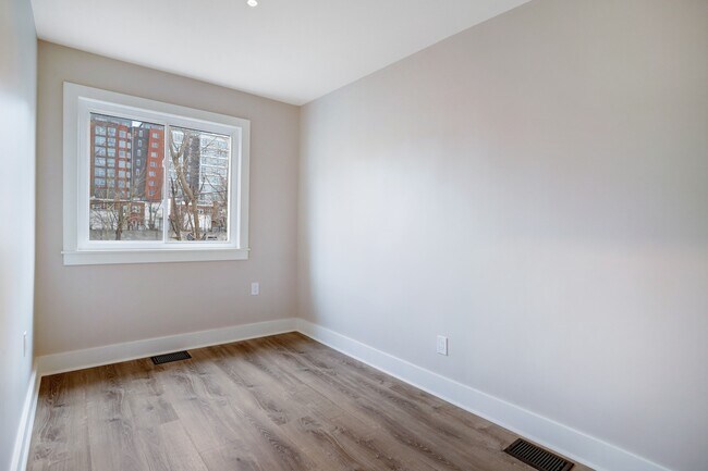 Building Photo - 1526 2nd St SW