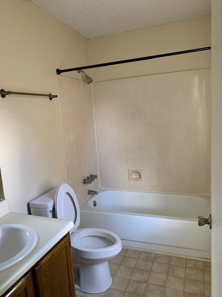 Building Photo - 3243 Oneal Ln