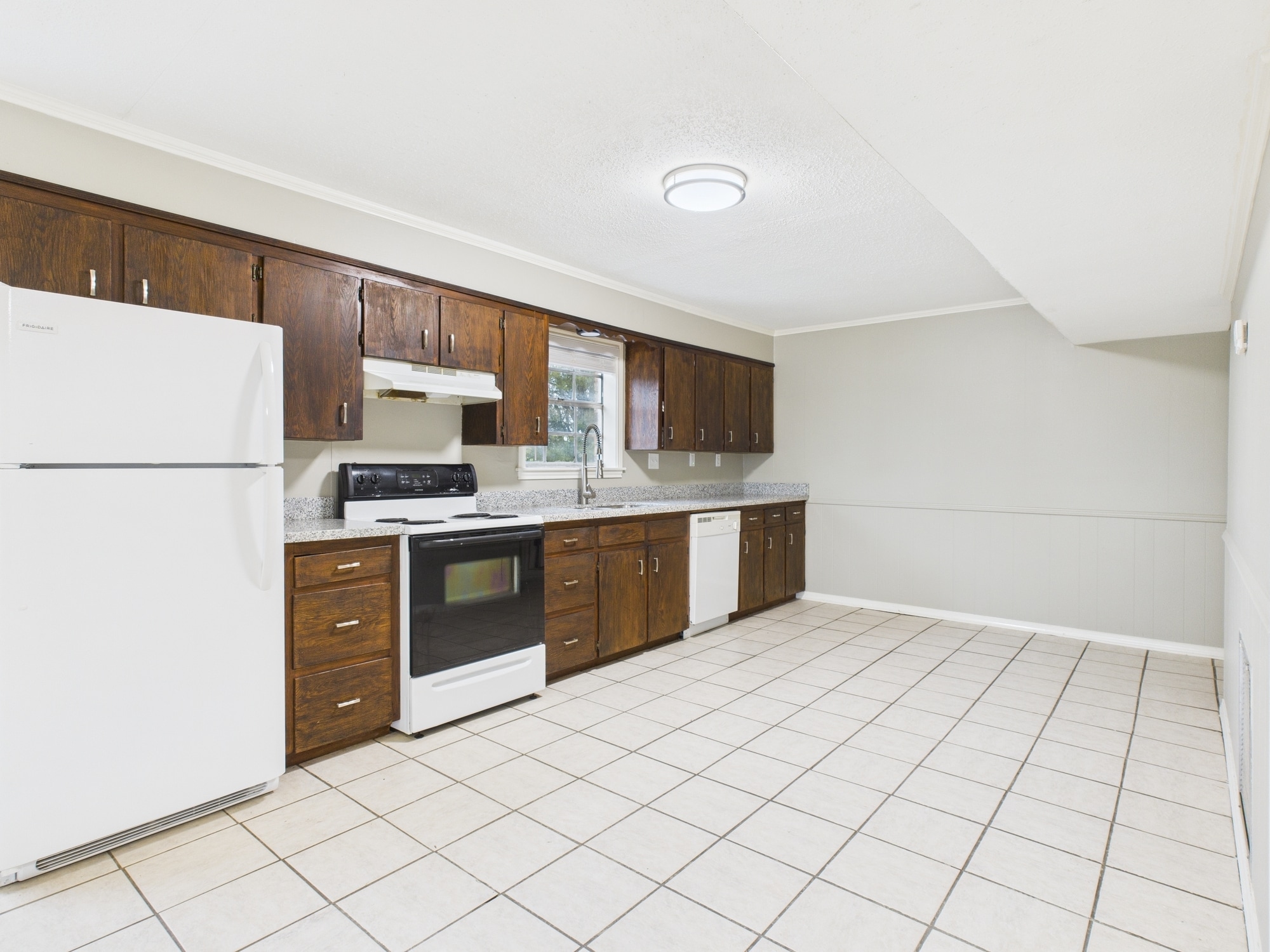 Building Photo - 107 Guillot Rd