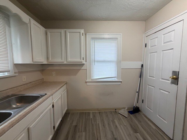 Building Photo - 1241 Bissell St