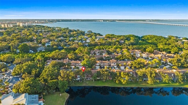 Building Photo - 3058 Overlook Pl