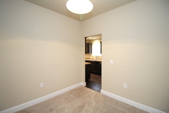 Building Photo - 3BR/2BA Home with Lawn Care Included – Mov...