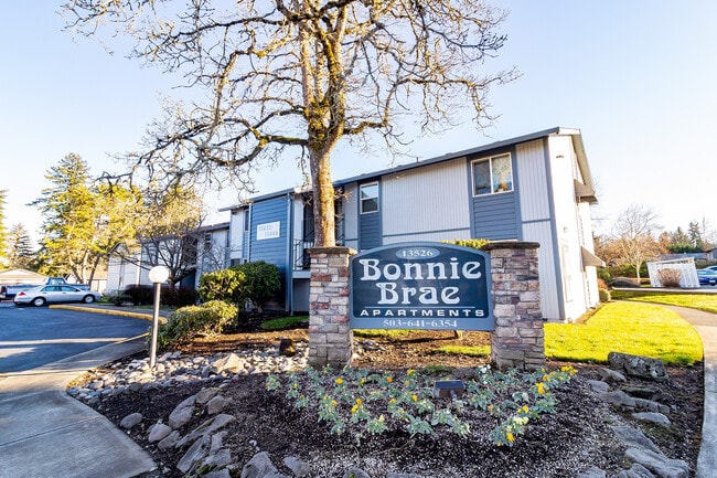 Bonnie Brae Apartments - Beaverton Oregon - Bonnie Brae Apartments