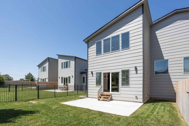 Building Photo - 3554 N Tyler Ct