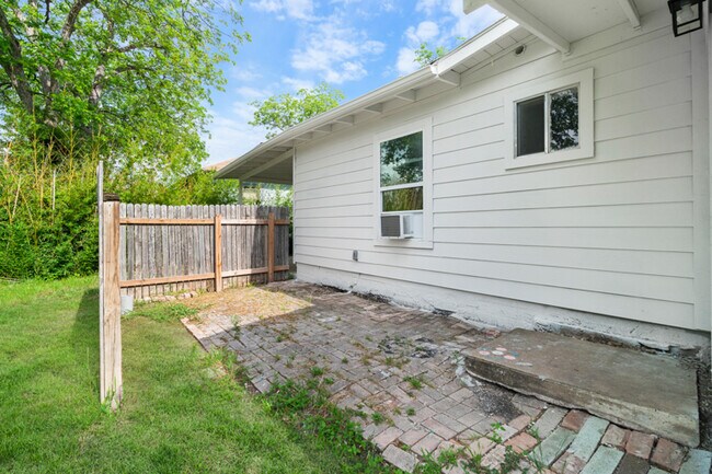Building Photo - 407 Lovera Blvd