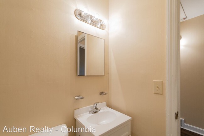 Building Photo - 2 br, 1 bath House - 1427 Barker Drive