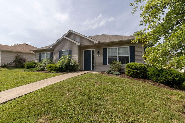 Building Photo - 1871 Field St