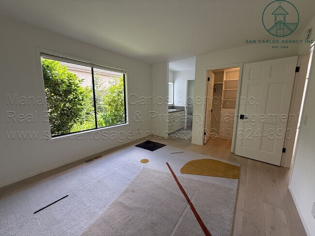 Building Photo - Newly Remodeled Spacious Three Bedroom Quail Lodge Home