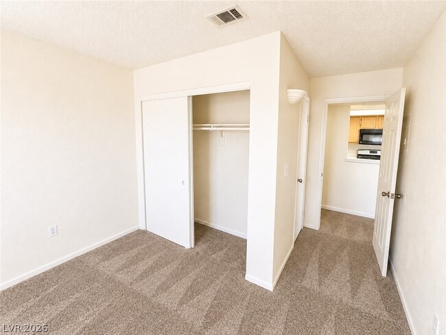 Building Photo - 7100 W Pirates Cove Rd