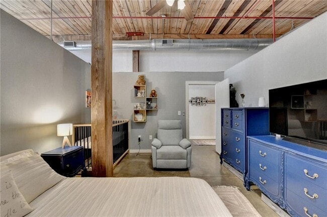 Building Photo - 170 Boulevard SE