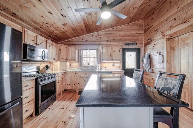 Building Photo - 54 Henderson Ln