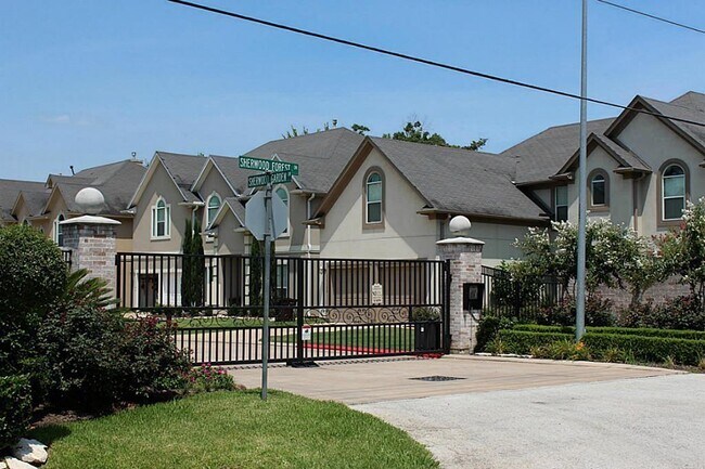 Building Photo - 11110 Sherwood Garden Dr