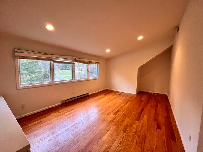 Bedroom 3 - 56 Red Coat Rd