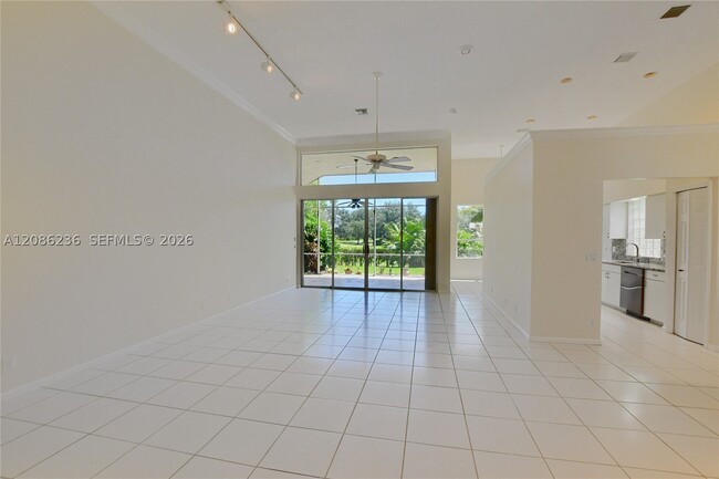 Building Photo - 11622 Creekside Dr