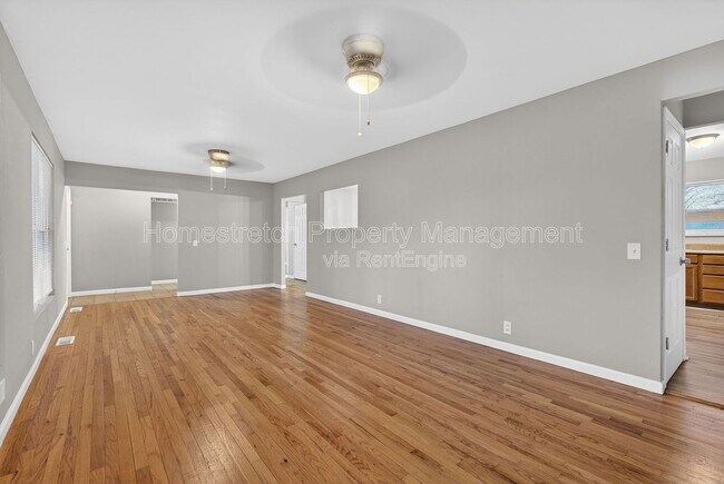 Building Photo - 2385 Greenbriar Dr