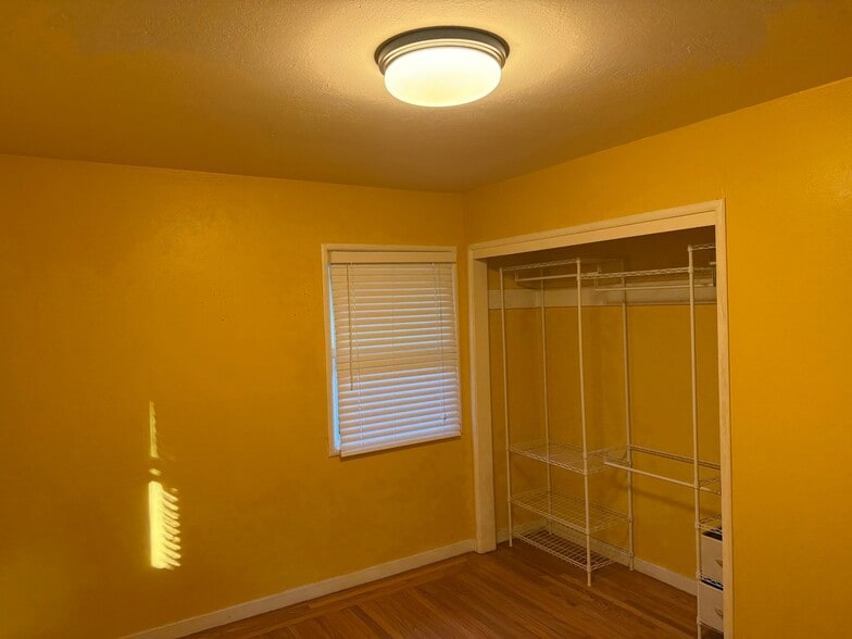 Building Photo - 128 Maurer Way