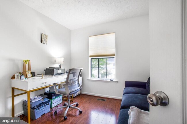 Building Photo - 9820 Berrywood Ct