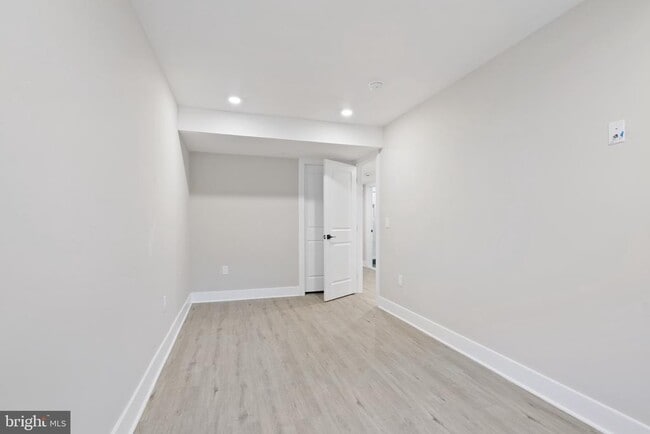 Building Photo - 408 N Front St