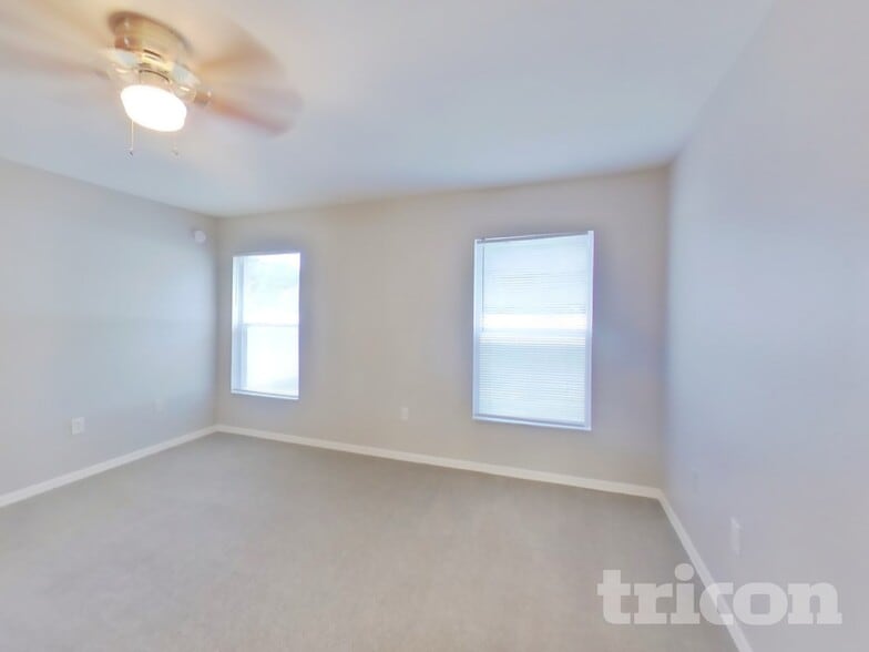 Building Photo - 4739 Acorn Dr