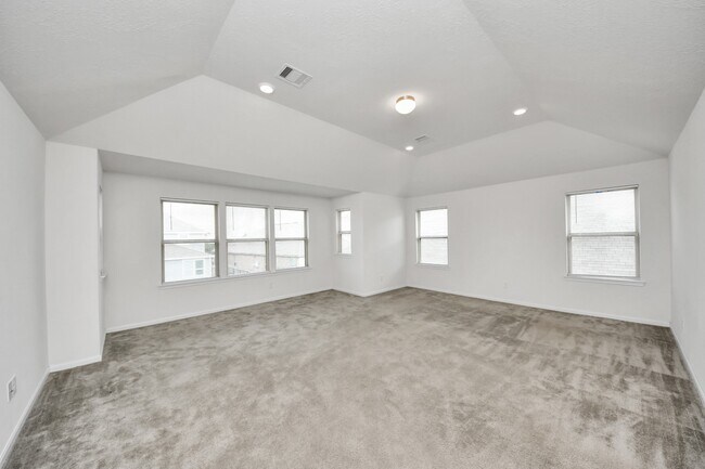 Building Photo - 25430 King Reyes St