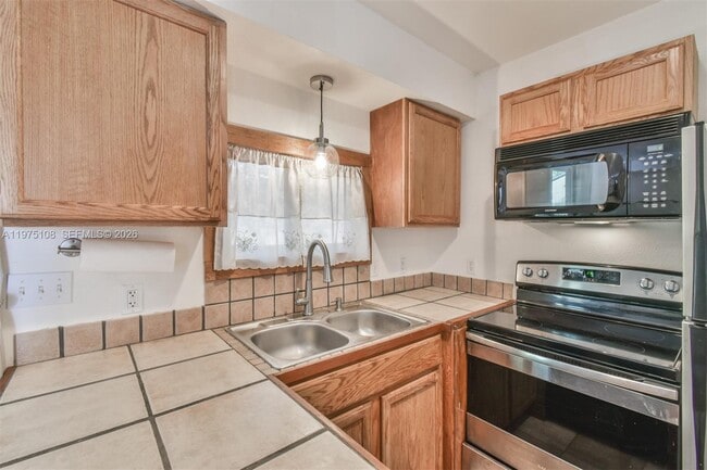 Building Photo - 1216 Bugscuffle Rd