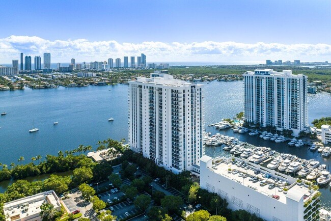 Building Photo - 17301 Biscayne Blvd