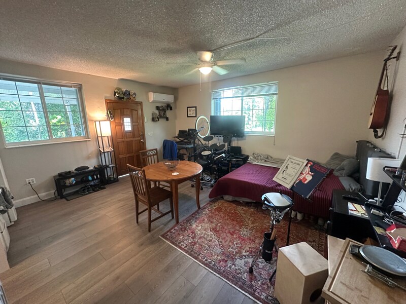 Building Photo - 200 Whitethorn Dr