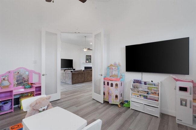Building Photo - 504 Pulitzer Dr