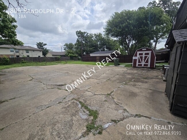 Building Photo - 1805 Randolph Dr