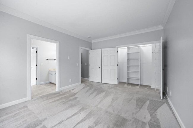 Building Photo - Charming 2BR/2BA condo in Green Hills!