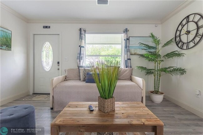 Building Photo - 6464 McClellan St