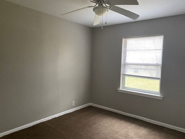 Building Photo - 1211 Blanton Pl