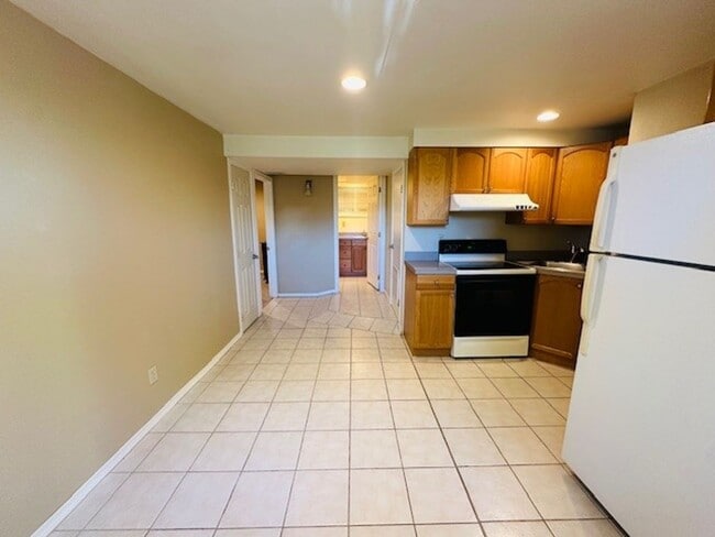 Building Photo - 2Bd/1Ba Seattle Home
