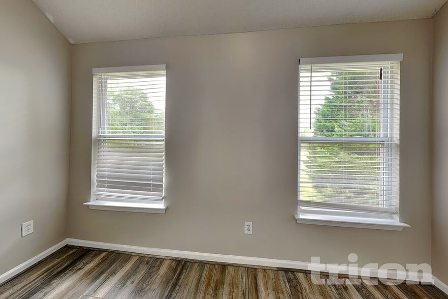 Building Photo - 904 Ambeau Cir