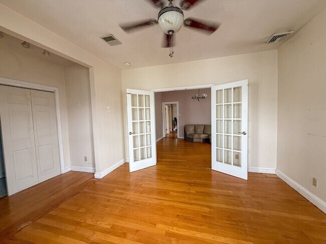 Building Photo - 56 Bowdoin St