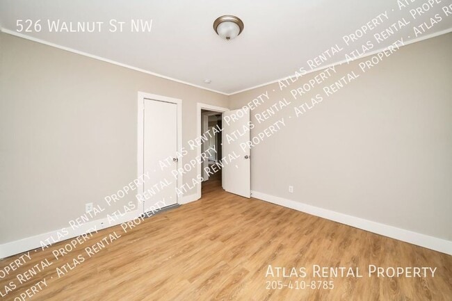 Building Photo - 526 Walnut St NW