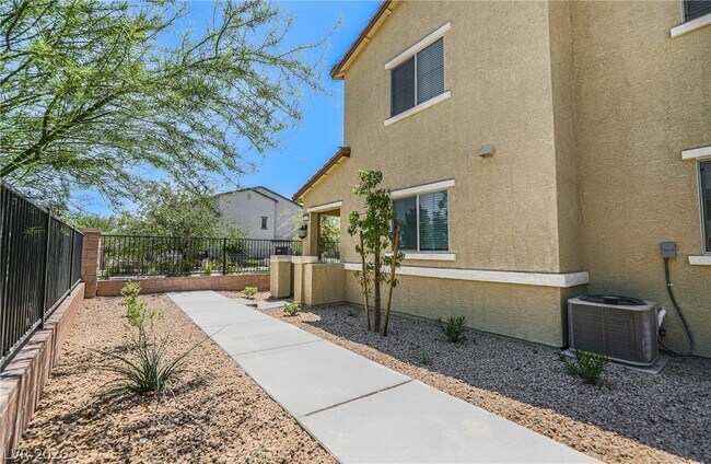 Building Photo - 6478 Silver Estates St
