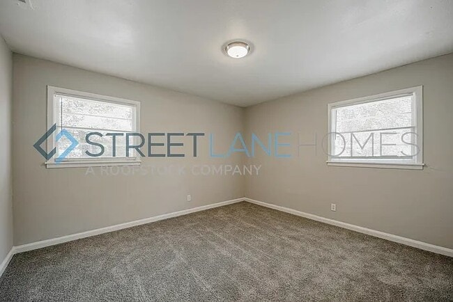Building Photo - 1017 Piedmont Dr