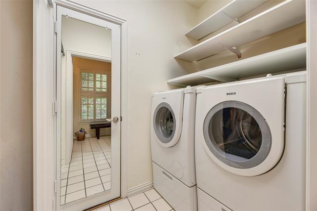 Building Photo - 1418 Yakimo Dr