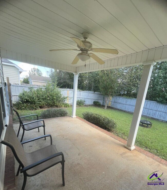 Building Photo - 208 Apple Ct