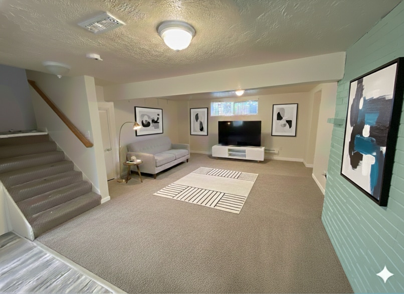 Building Photo - 950 E 1000 S