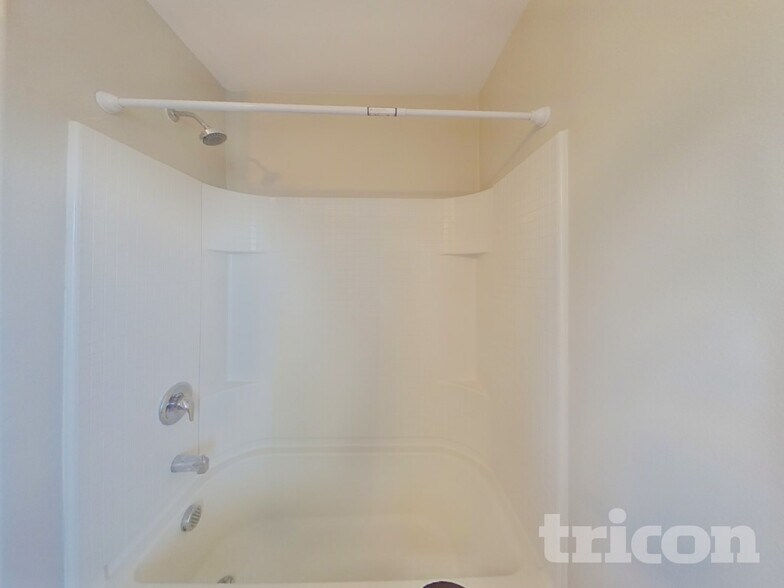 Building Photo - 1010 Stanwyck Ave